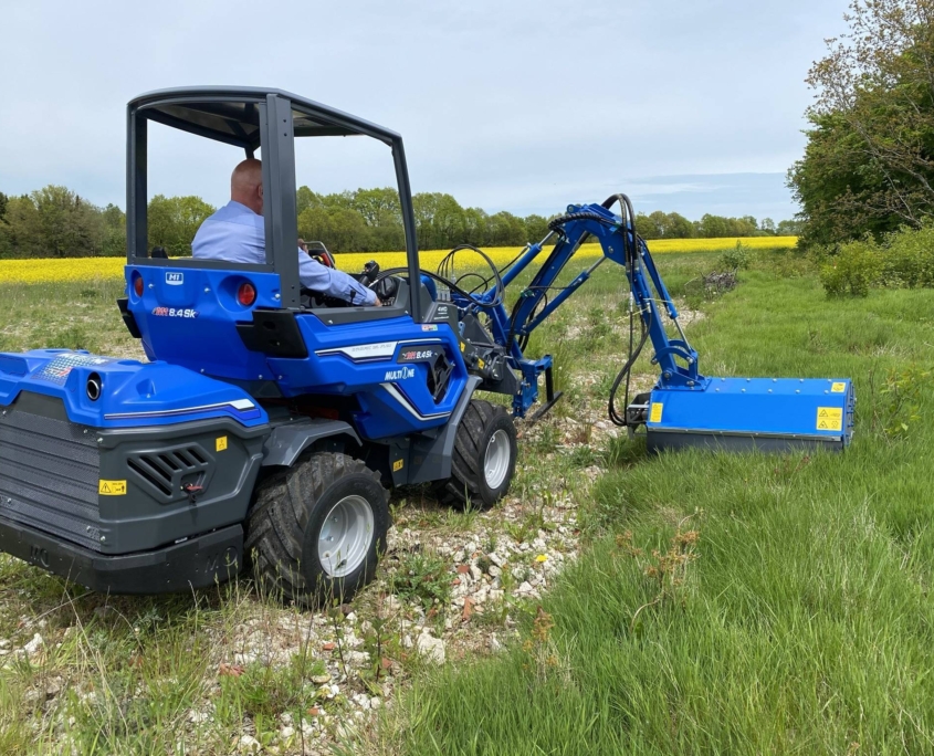 High Torque Articulated Mini Loader - 8 Series - Multione