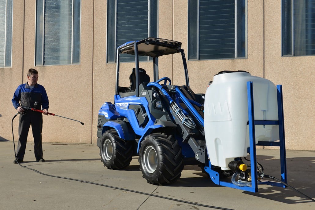 high pressure washer cleaning soil