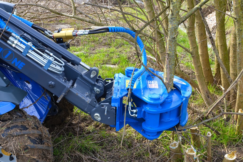 detail of a multione tree shear in action